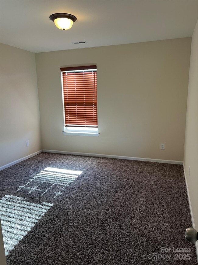 Building Photo - 142 Saye Pl