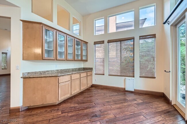 Building Photo - 136 N Ring Dove Dr