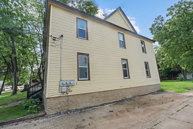 Building Photo - 1439 8th Ave
