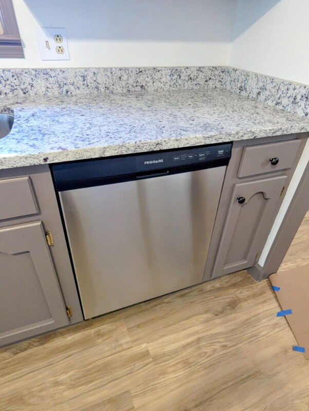 Building Photo - 201 Acorn Dr