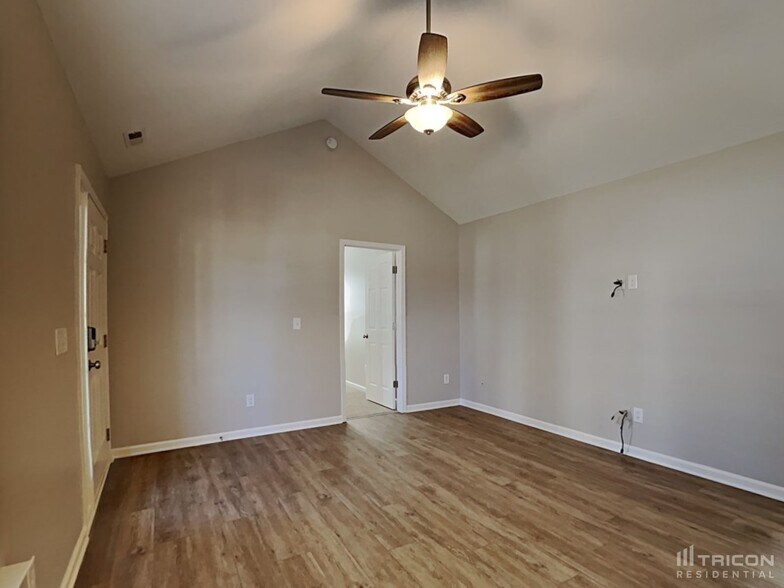 Building Photo - 35 Atherton Dr