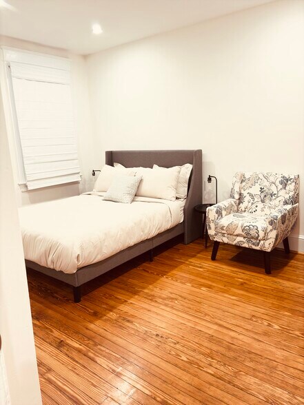 Building Photo - 1826 A St SE