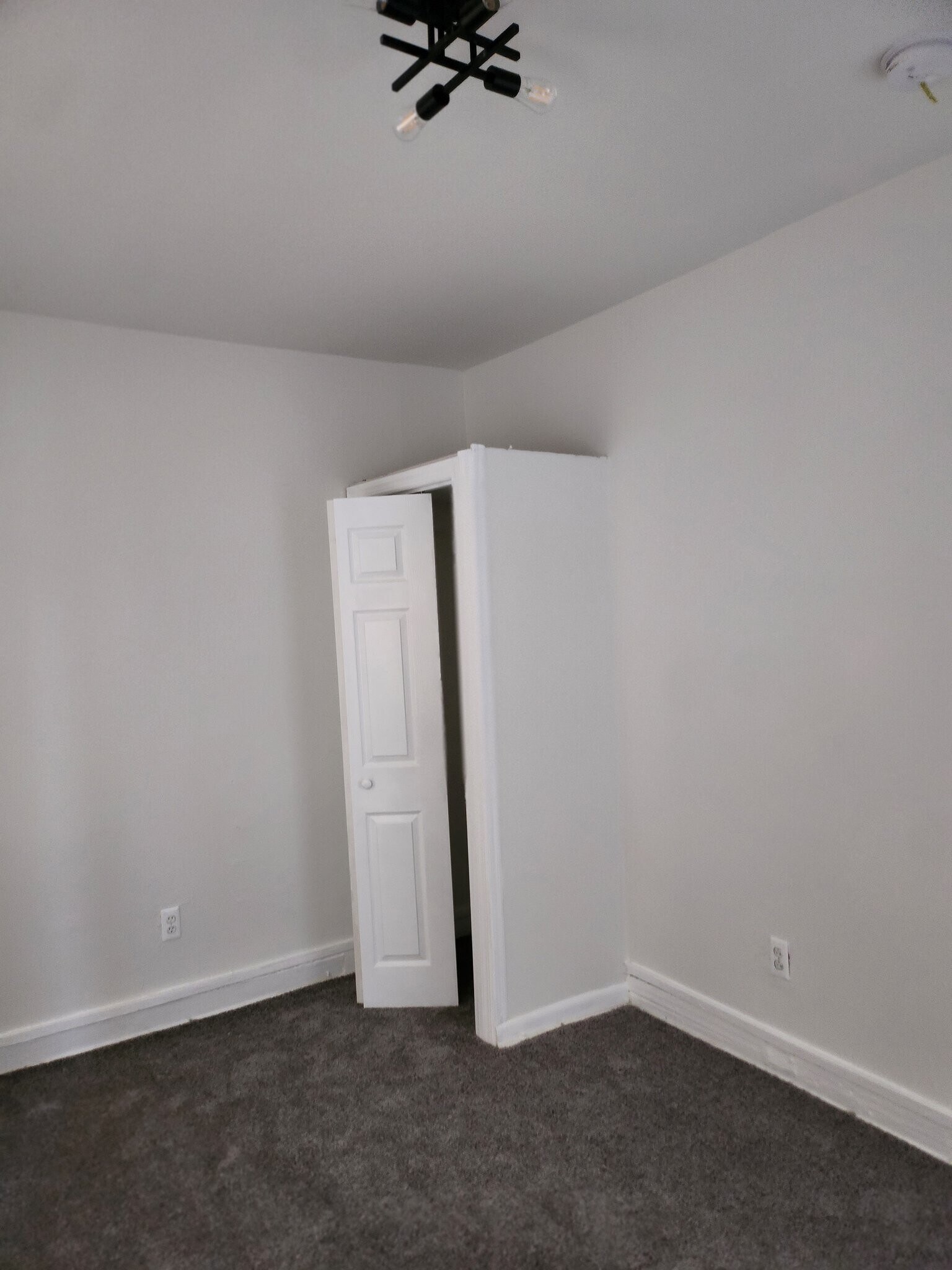 Building Photo - 46 Webster Pl