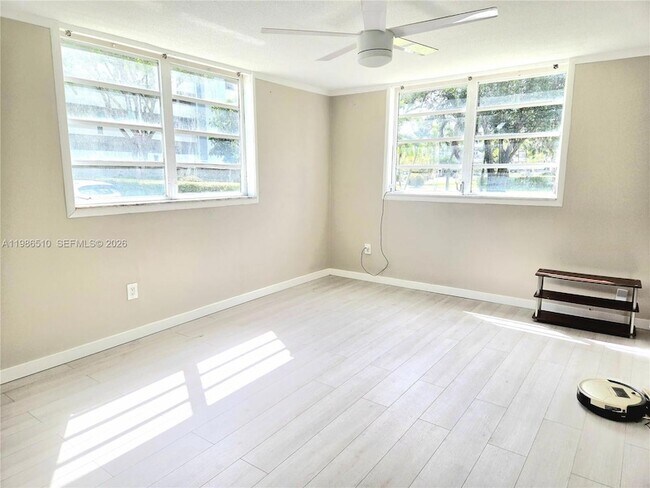 Building Photo - 1700 NE 191st St