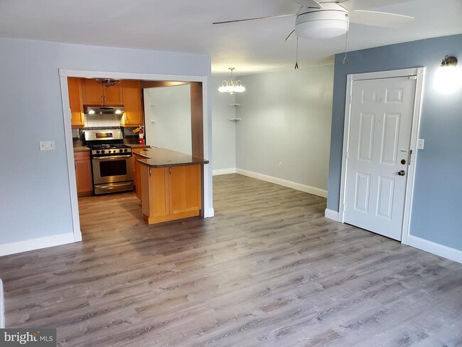 Building Photo - 48 Lehavre Ct