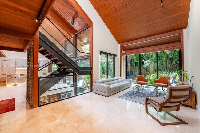 Building Photo - 3400 Poinciana Ave