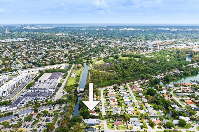 Building Photo - 7245 S Waterway Dr