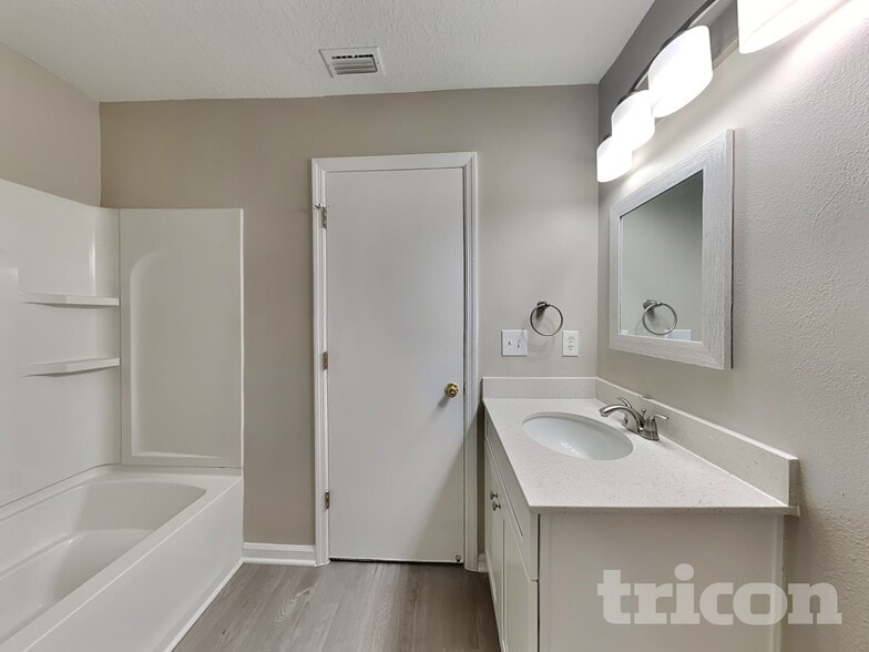 Building Photo - 127 Straw Pond Way