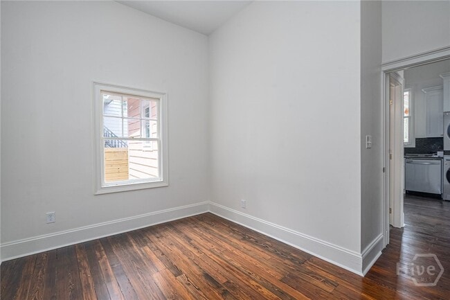 Building Photo - 405 E Anderson Ln