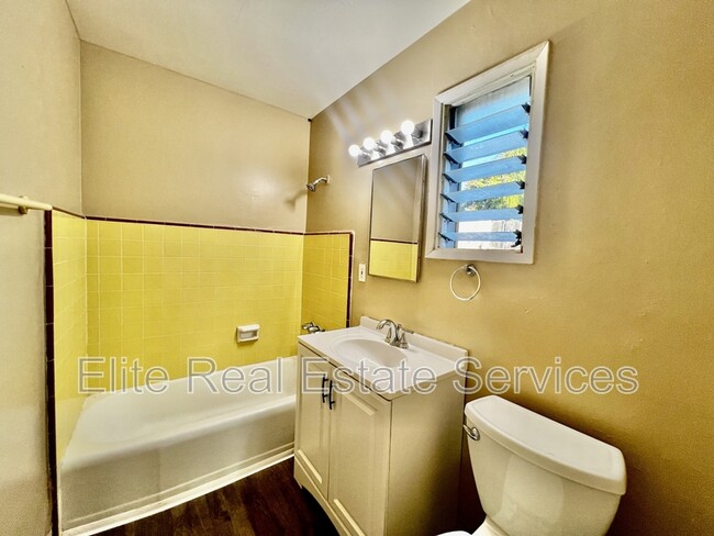 Building Photo - 9124 1/2 Rosedale Drive - 1