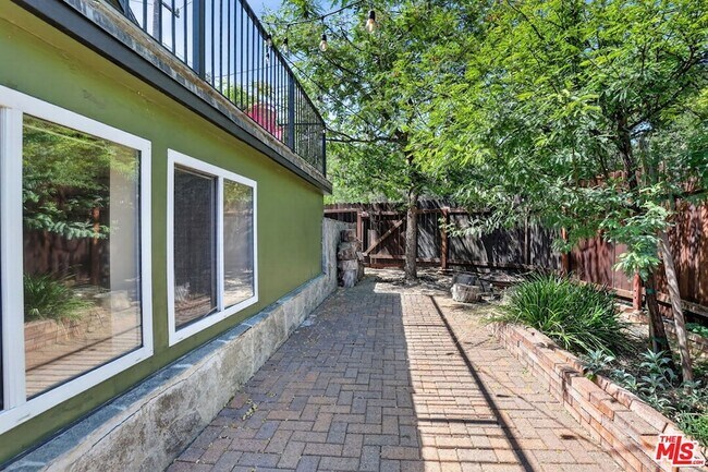 Building Photo - 21549 Summit Trail