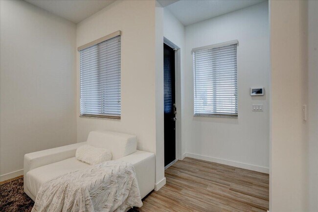 Building Photo - 1451 Pioneer Way