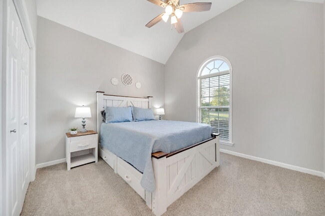 Building Photo - FULLY and Tastefully furnished 3 bedroom h...