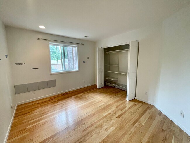 Building Photo - 315 N 155th St