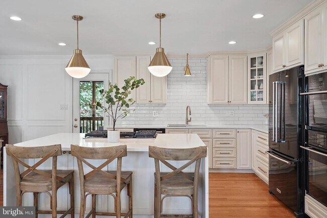 Building Photo - 9123 Cherrytree Dr