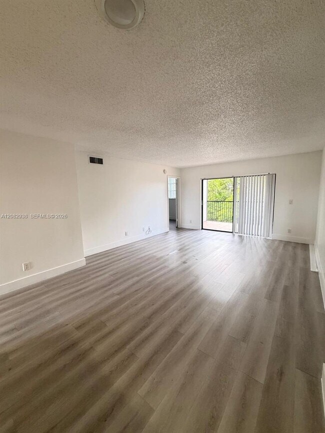 Building Photo - 6575 W Oakland Park Blvd