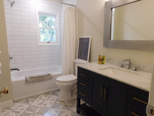 Building Photo - Beautiful Custom Unfurnished Home Located In Sea Pines Resort