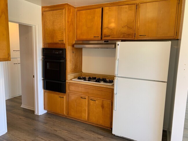 Building Photo - Downtown Del Mar Duplex with garage and yard.