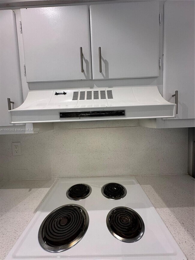 Building Photo - 7505 SW 82nd St