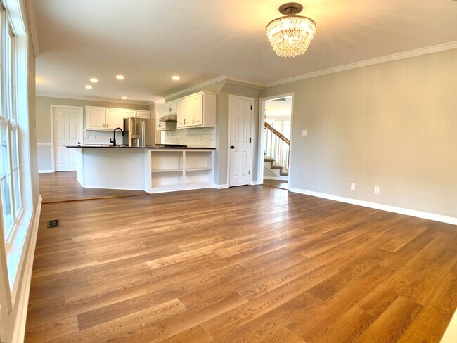 Building Photo - 2553 Emerald Ct
