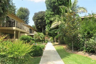 Building Photo - 119 Via Estrada