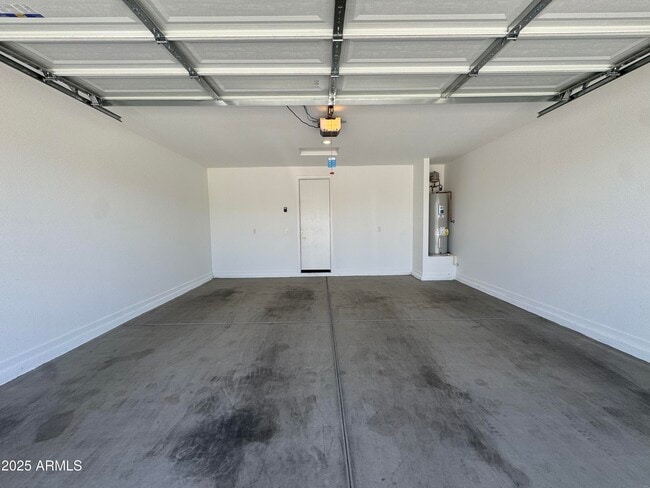 Building Photo - 24623 W Mohave St