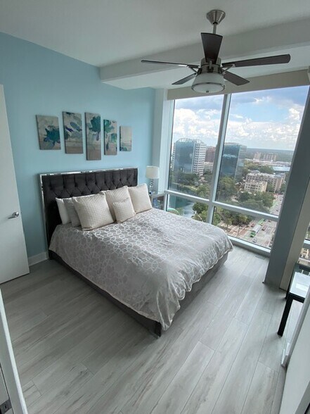 Building Photo - 150 E Robinson St