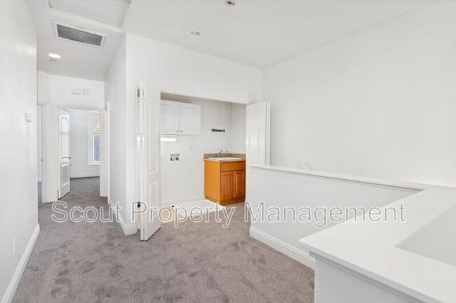 Building Photo - 41829 St Thomas Ct