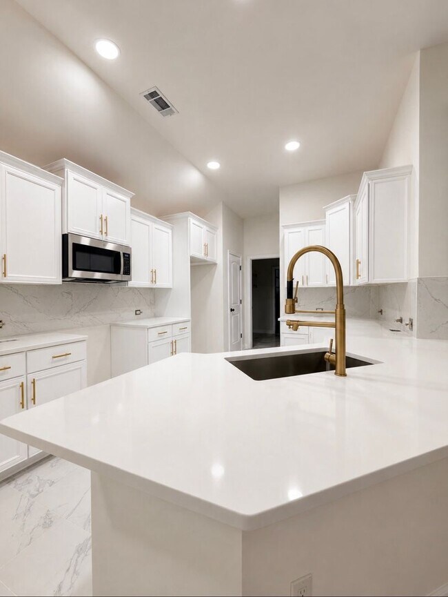 Building Photo - 705 Evanwood Dr
