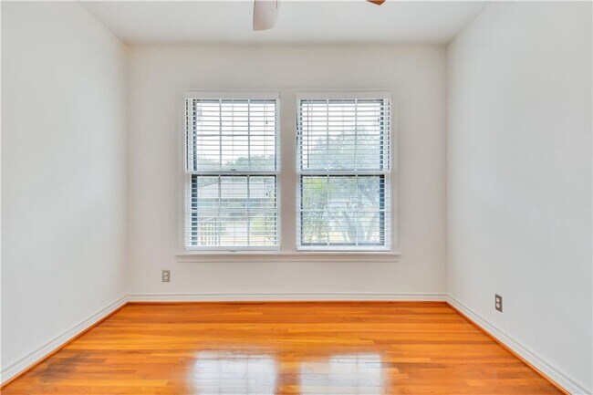 Building Photo - 2300 Rebel Rd