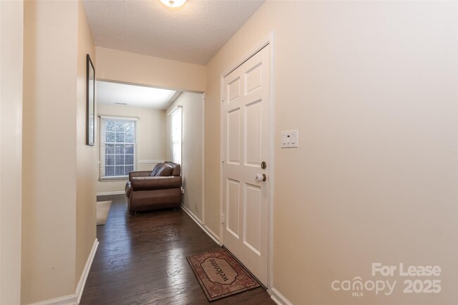 Building Photo - 9721 Manus Ct