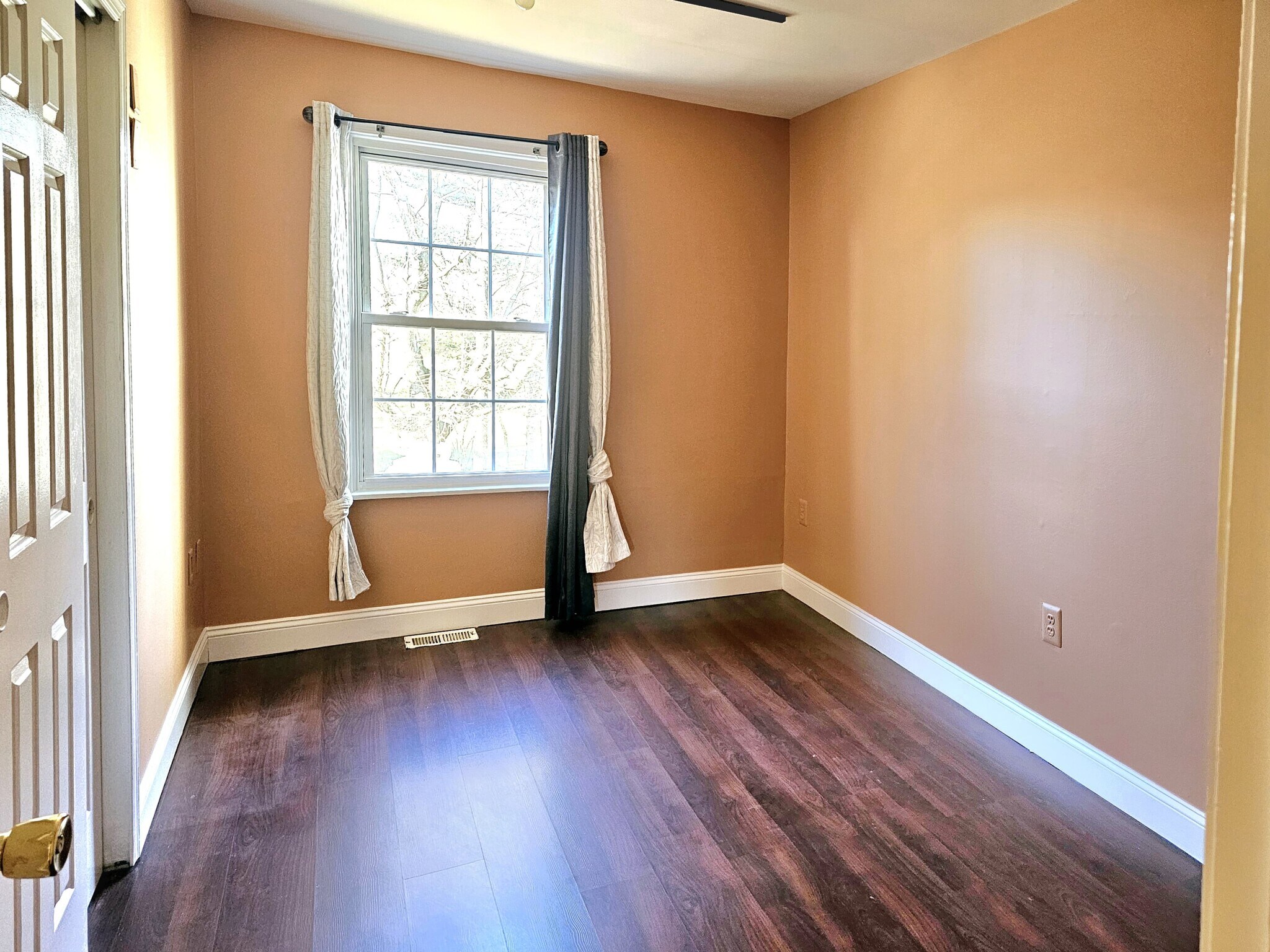 Building Photo - 37 Anderson Ct