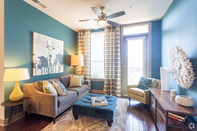 2BR, 2BA 1083SF - Echo