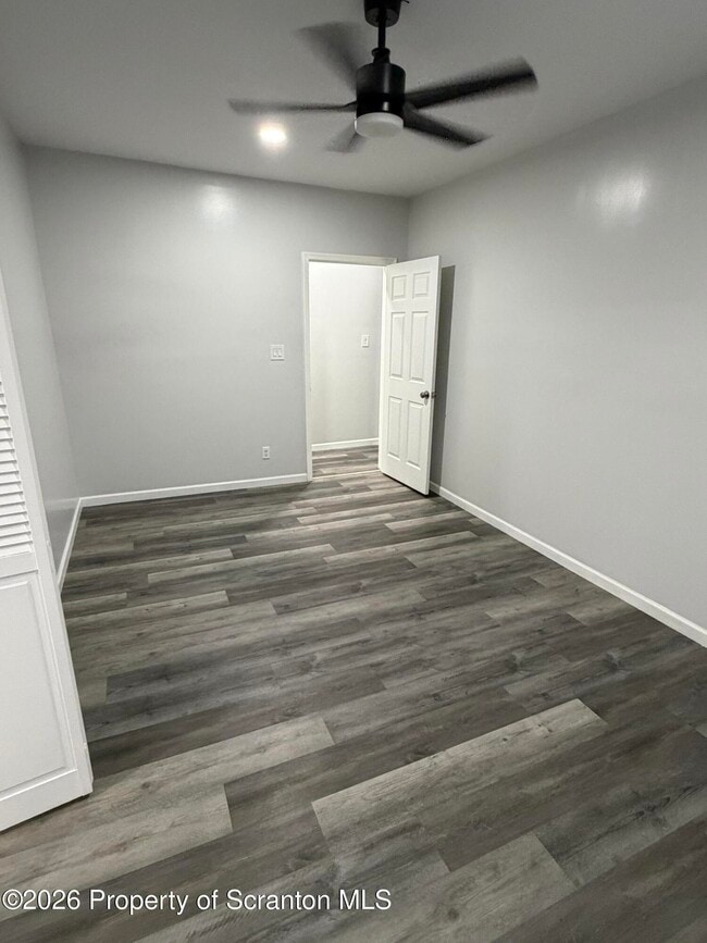 Building Photo - 539 E Pine St