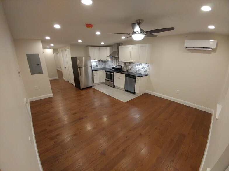 Building Photo - 520 N 15th St