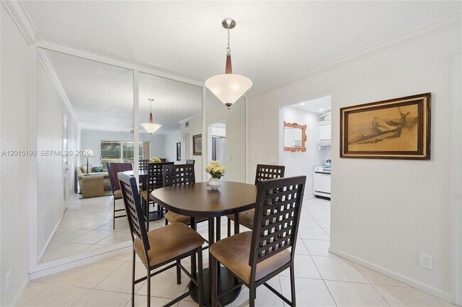 Building Photo - 6273 Bay Club Dr