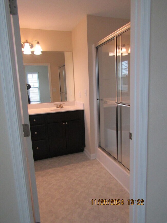 Building Photo - Hickory Manor