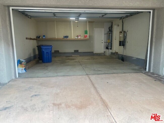 Building Photo - 2603 Vanderbilt Ln