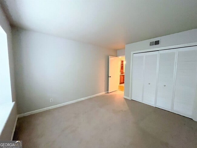 Building Photo - 82 Montre Square NW