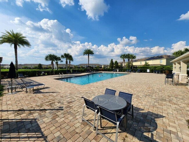 Building Photo - 335 Arbor Lakes Dr