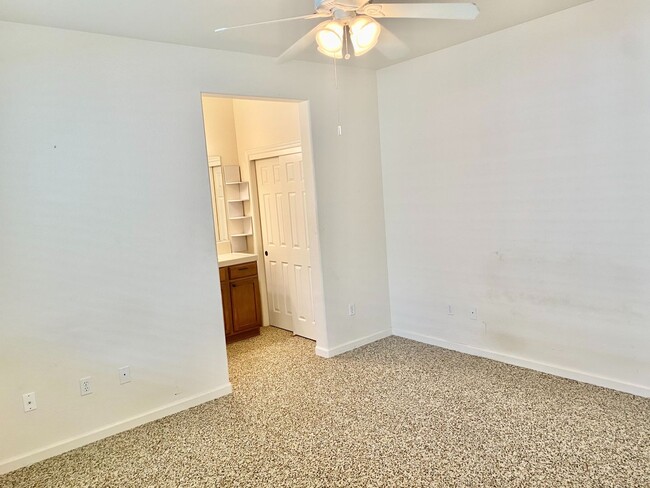 Building Photo - 3/2 in North Clovis Gated Community