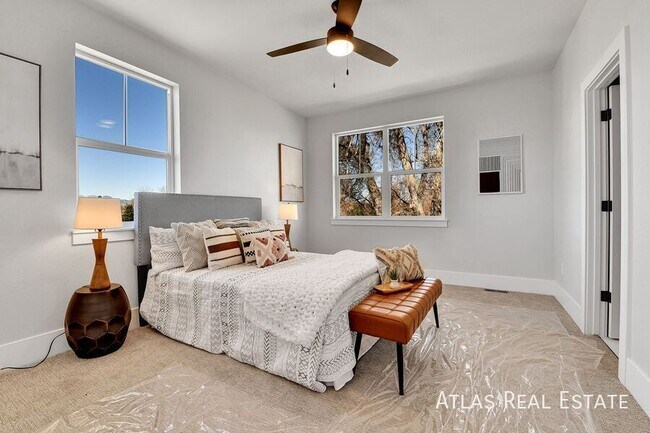 Building Photo - 6643 W 52nd Dr