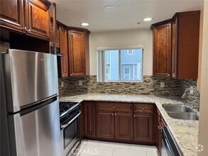 Building Photo - 13054 Sycamore Village Dr