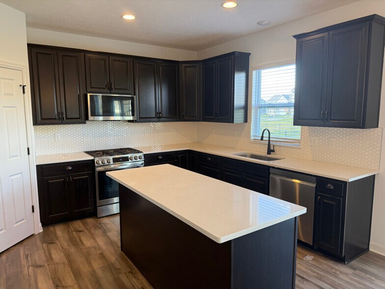 Building Photo - 6706 Boone Dr