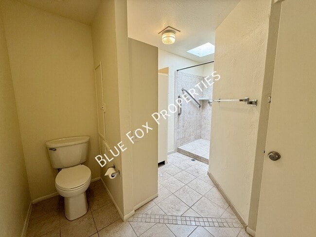 Building Photo - 4635 E Camino Rosa