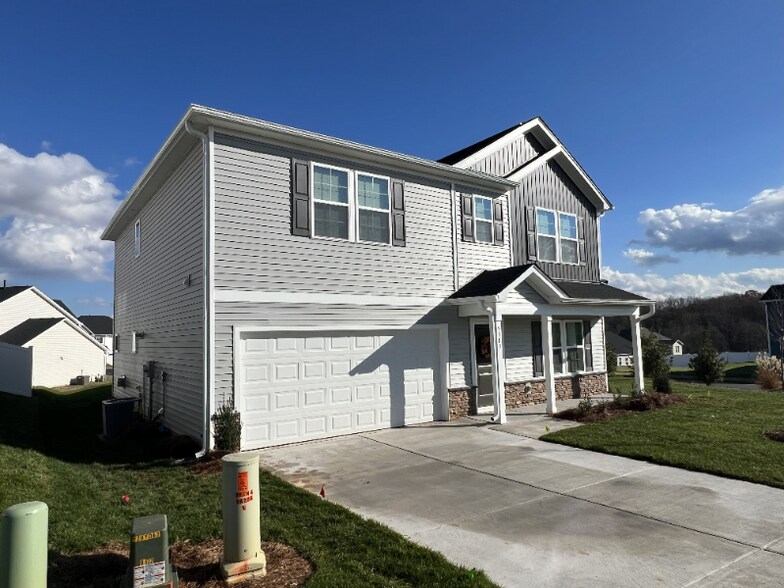 Building Photo - 5303 Spicewood Lk Dr