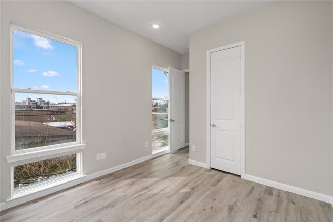 Building Photo - 5610 Patrick St