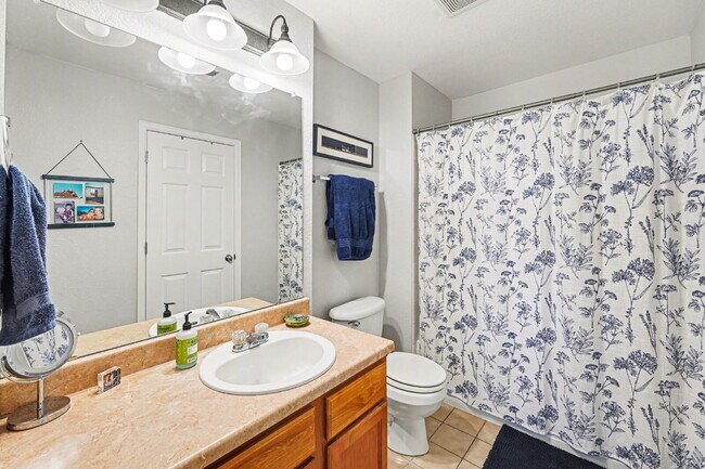 Building Photo - "Discover Your Dream Home: Spacious 3-Bedroom Townhouse in Scenic Castle Rock!"