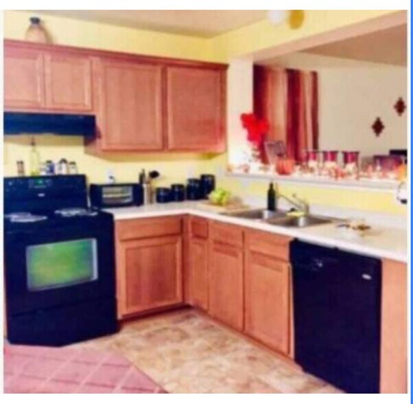 SHARED KITCHEN SPACE - 7707 Copper Cave