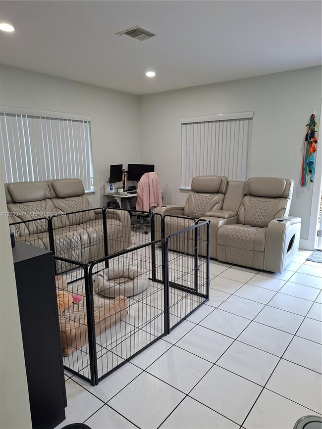 Building Photo - 1814 SW 97th Terrace